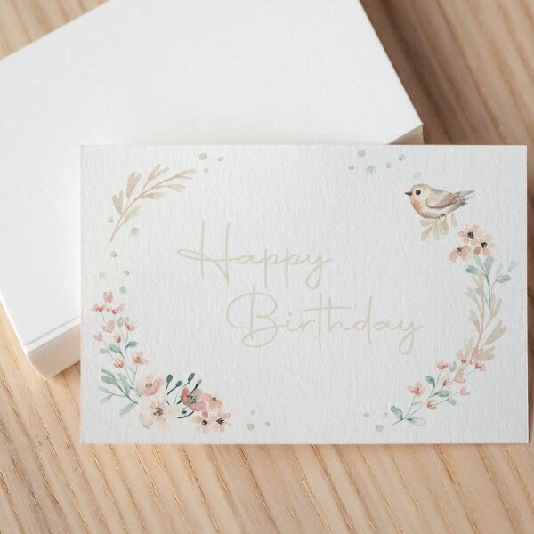 Happy Birthday Karte mit Aquarellblumen in beige