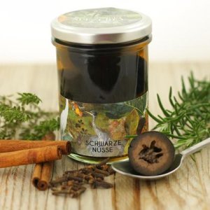 Schwarze Nüsse
