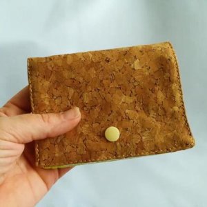 Kleine Geldbörse aus Korkstoff