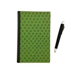 Notizbuch aus altem Buch „Grün mit Blumen“_