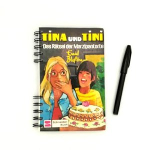 Notizbuch aus altem Buch „Tina und Tini – Marzipantorte“