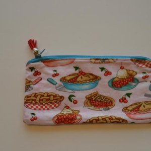 Urlaubskit / Federpenal / Kosmetiktasche „Pie“