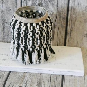 Makramee Teelichtglas „schwarz-weiß“