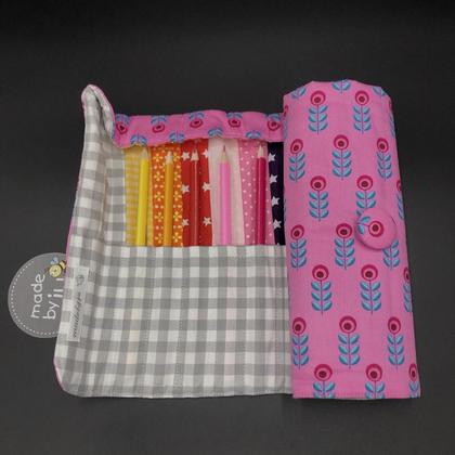 STIFTE-ROLLE mit 19 Fächern (inkl. 15 Buntstifte) - Retroblumen pink/türkis