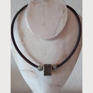 Halskette aus Kork – mit echter Hirschhorn Perle