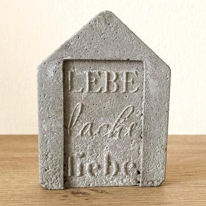 Häuschen aus Beton