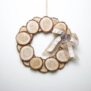 Türkranz aus Lärchenholzscheiben mit Masche