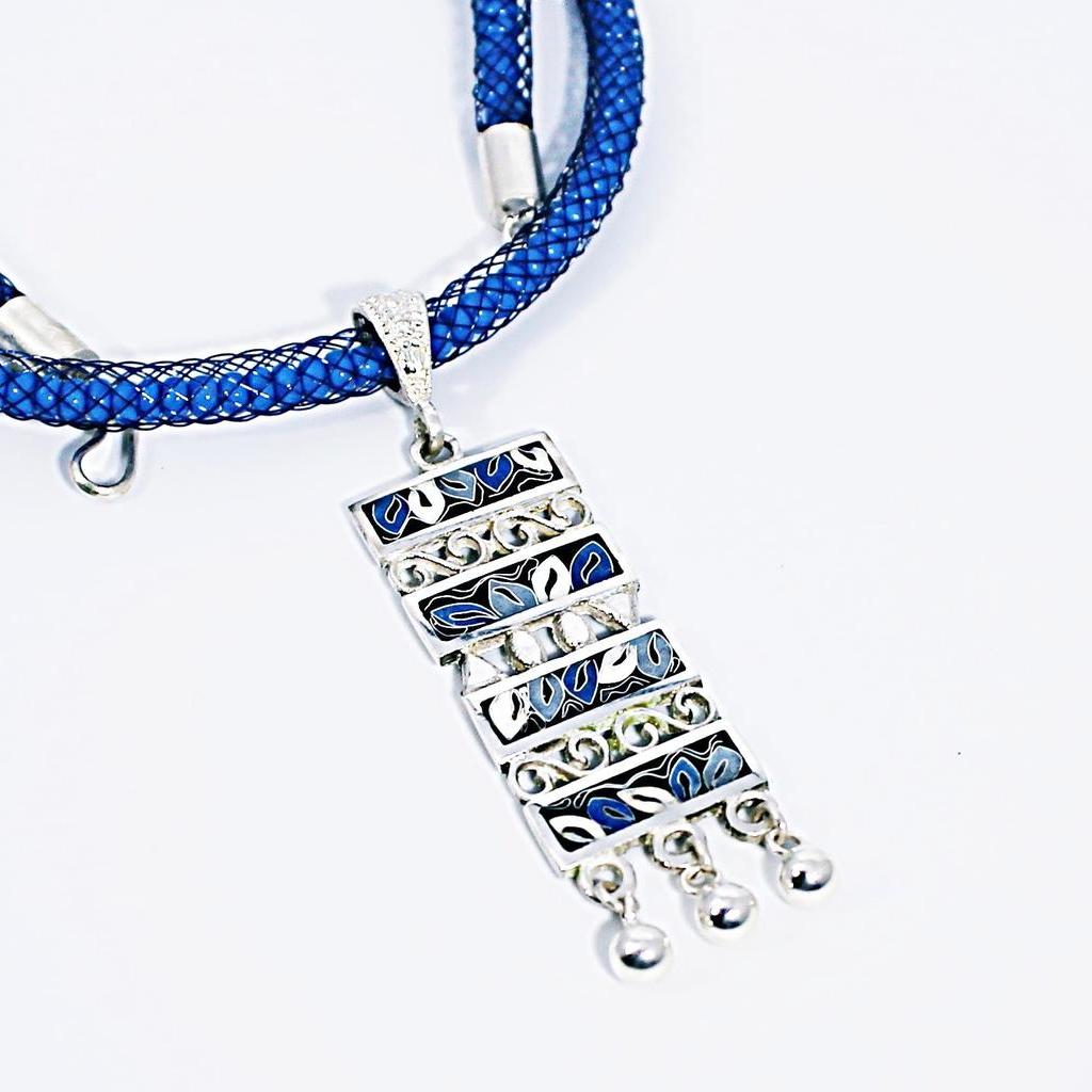 Anhänger  " Blaue Blätter" von Cloisonne Enamel