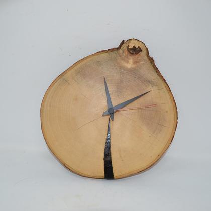 Holz Wanduhr 27x25 cm Ahorn Holzuhr Geschenk Unikat Baumscheibenuhr