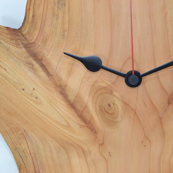 Holz Wanduhr Uhr 31x26 cm Atlaszeder rustikale Holzuhr Holzdekoration Geschenk - Image 3