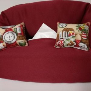 Taschentuchsofa (weinrot mit Frühstücksmotiven)