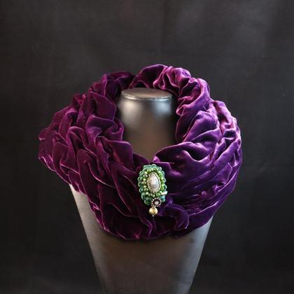 Schal "Violet" inkl. Brosche "Anna Blochl"