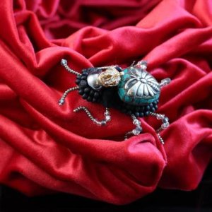 Schmuckkäfer/Brosche „Principessa“