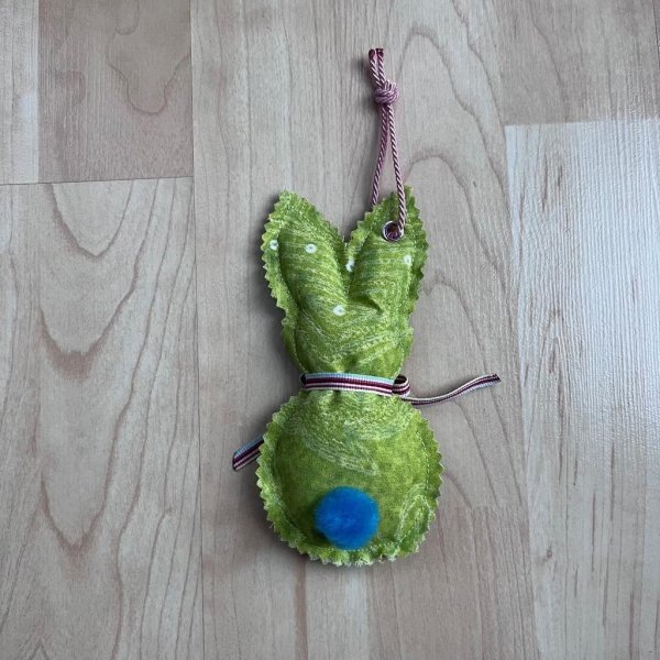 Osterdeko Osterhase aus Stoff - grün