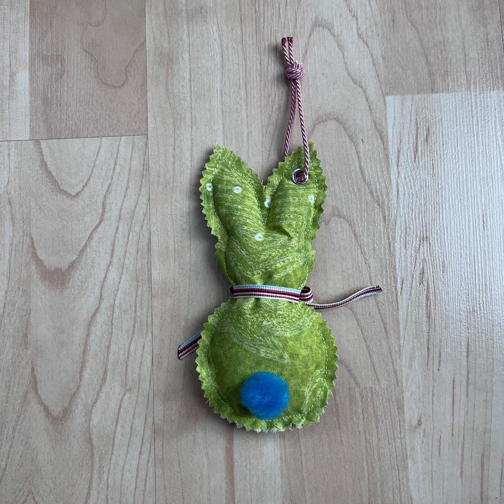 Osterdeko Osterhase aus Stoff - grün