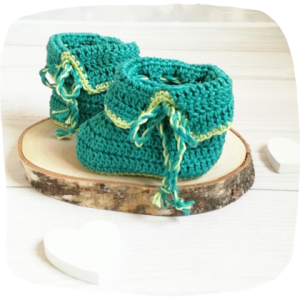 Babyschuhe gehäkelt dunkelgrün 0-3 Monate