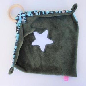 Kuscheltuch mit Beißring – grün