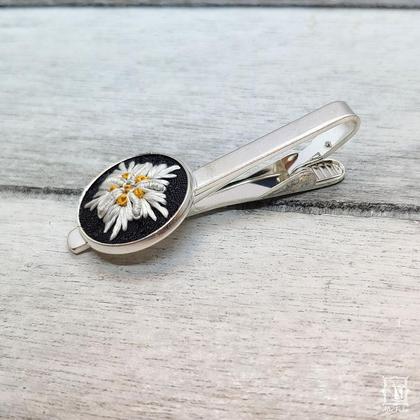 silberne Krawattennadel mit Edelweiss