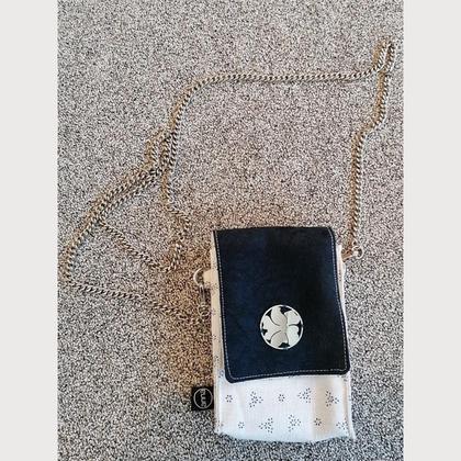 Neckbag