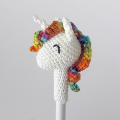Einhorn Bleistift Topper mit Stift im Regenbogendesign