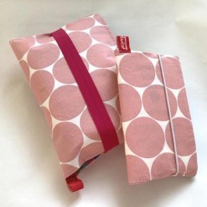 MAMA GESCHENKSET Rosa circles Windeltasche & Mu-Ki-Pass Hülle