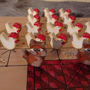 Brettspiel * Fuchs und Henne * eckig * bemalt