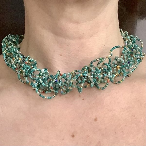 Knautschkette seegrün mit bunten Punkten - Image 2