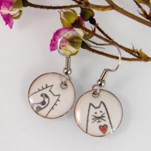 Emaille Ohrringe mit Katzen, Katzen Ohrringe, Ohrringe rund