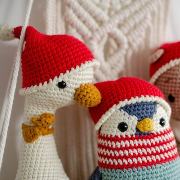 Gehäkelte Weihnachtshaube für Häkeltiere - Image 2