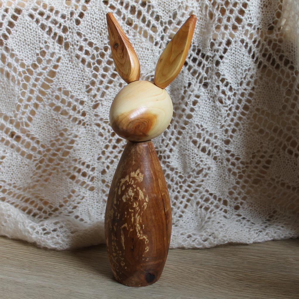 Osterhase aus Holz