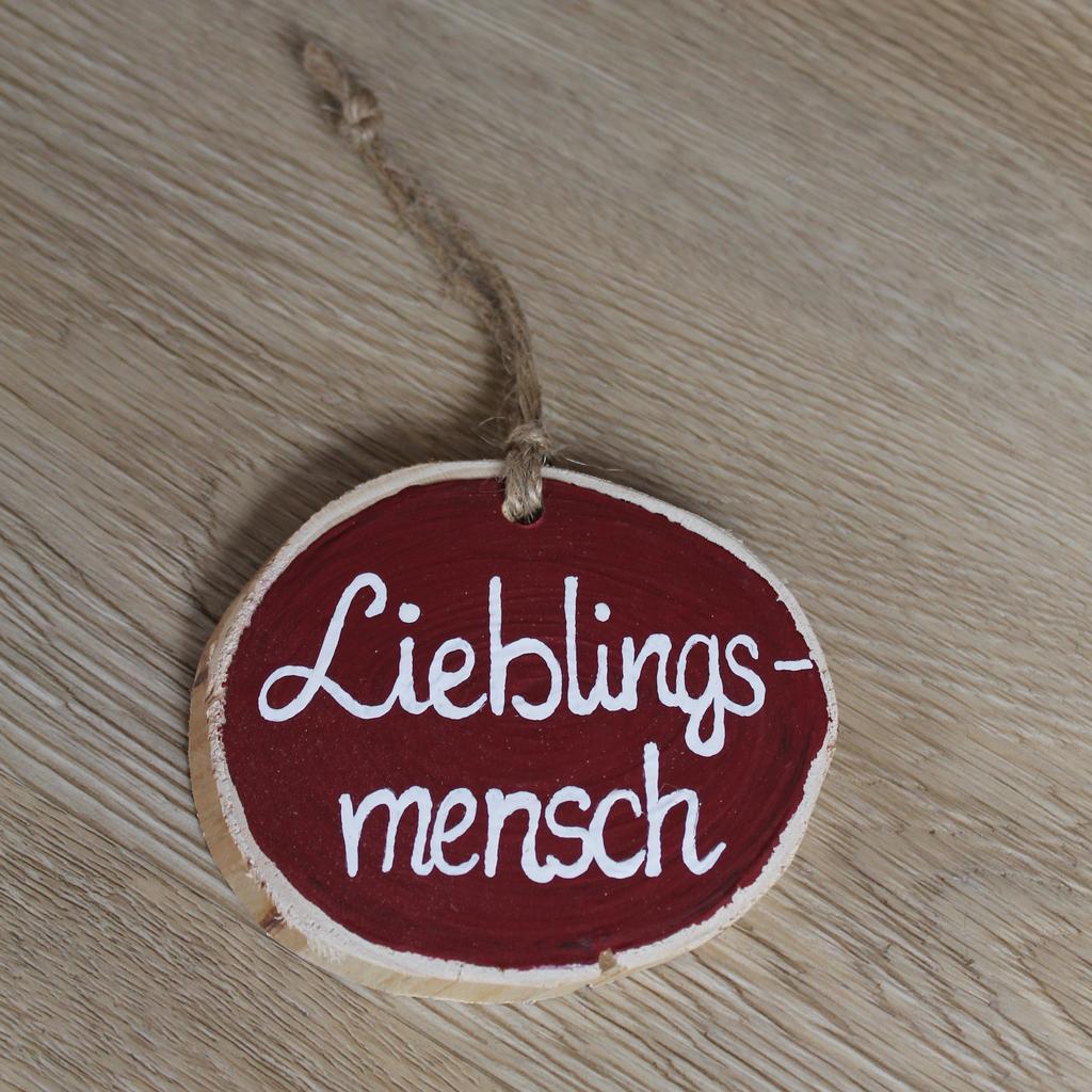 Holzscheibe-Lettering "Lieblingsmensch"