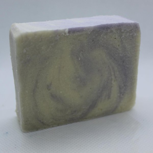 Naturseife Salzseife Lila Marmor mit Duftnote Lavendel. Peelingseife - Image 2