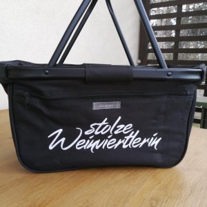 Einkaufskorb stolze Weinviertlerin