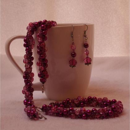 Schmuckset aus rosa Cracleperln und violetten Wachsperlen