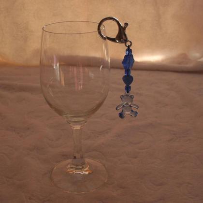 Charmanhänger in blau mit Teddy