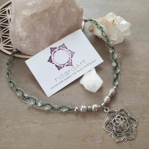 Halskette ‚Lotus – Bergkristall‘