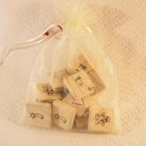 Memory aus Holz mit Motiven für Kleinkinder