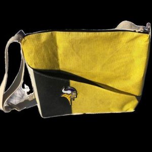 Upcycling – Handtasche – „Vienna Vikings“