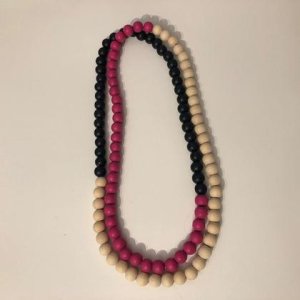 Kette – Holzperlen – Natur/Magenta/Dunkelblau