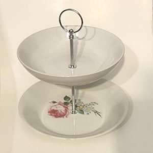 Etagere „Weiß mit Rose“